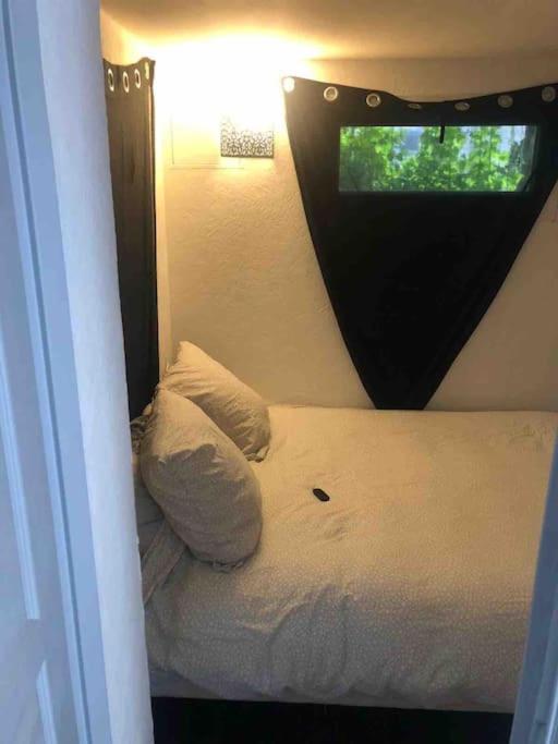 Logement Appartement Bourget Le Bourget Esterno foto